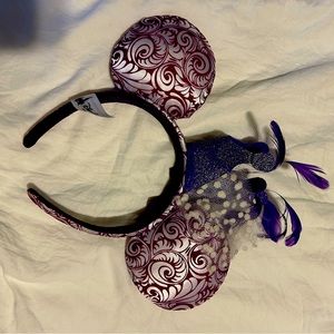 Mouse ears Parisian look